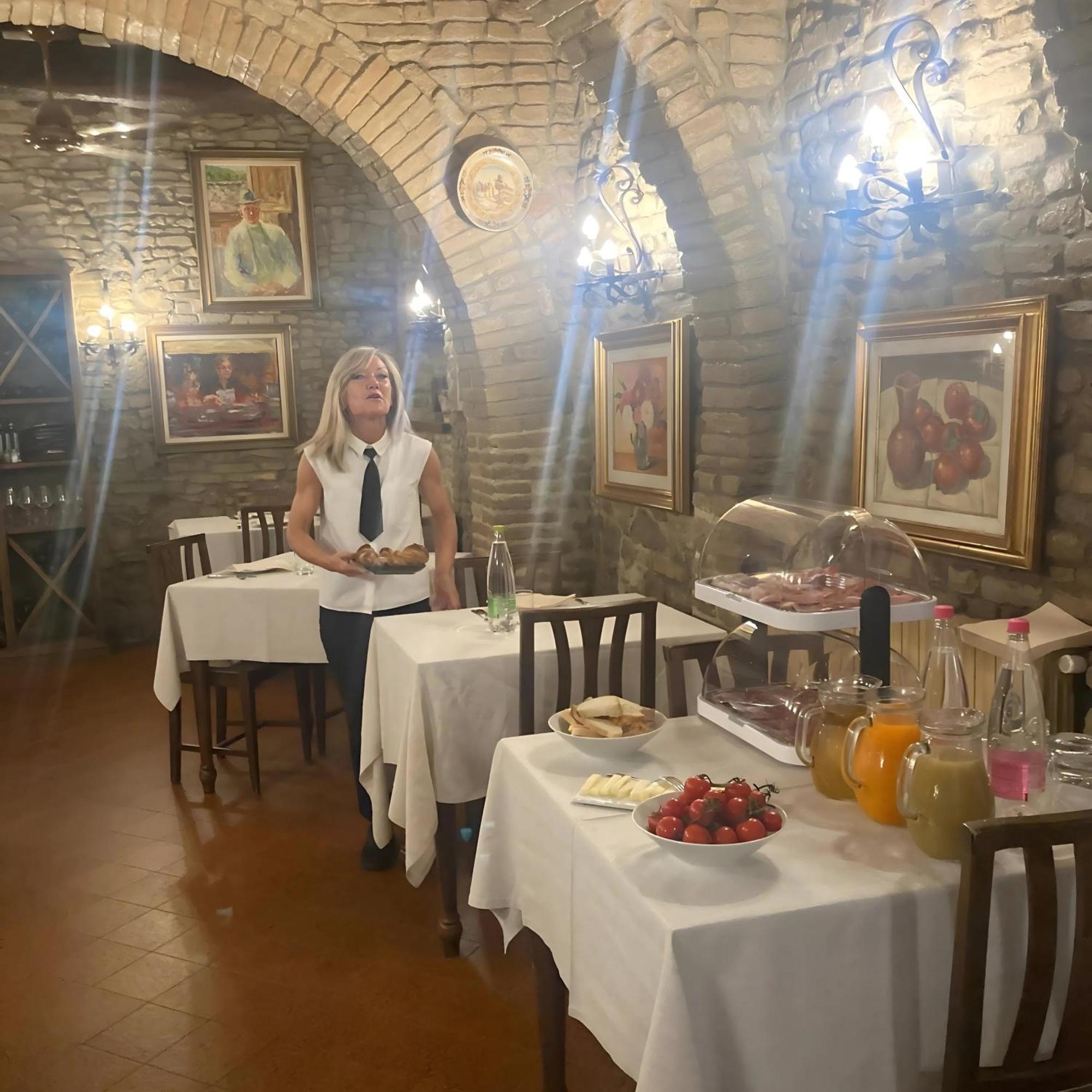 Locanda Il Pino San Gimignano Exteriör bild