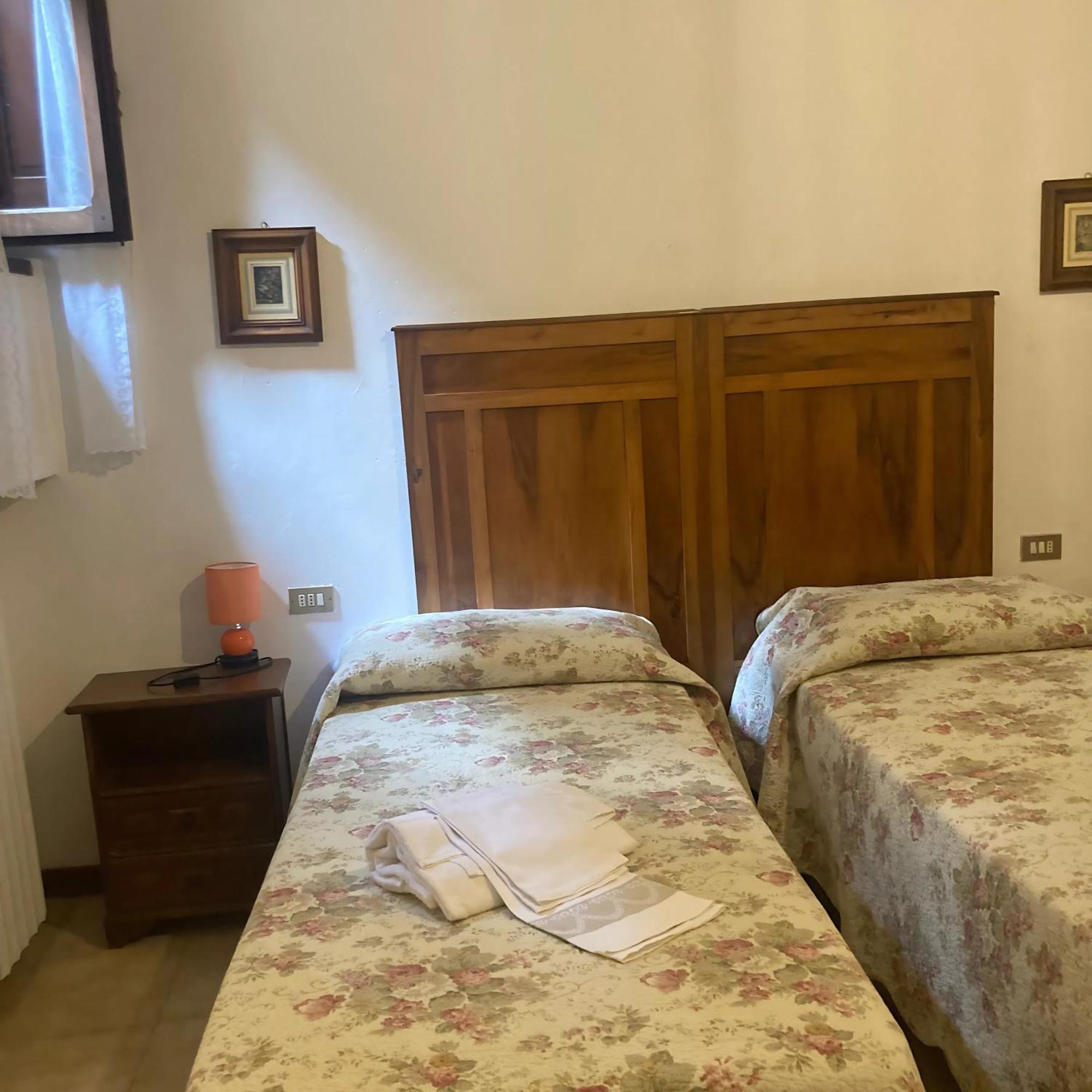 Locanda Il Pino San Gimignano Exteriör bild