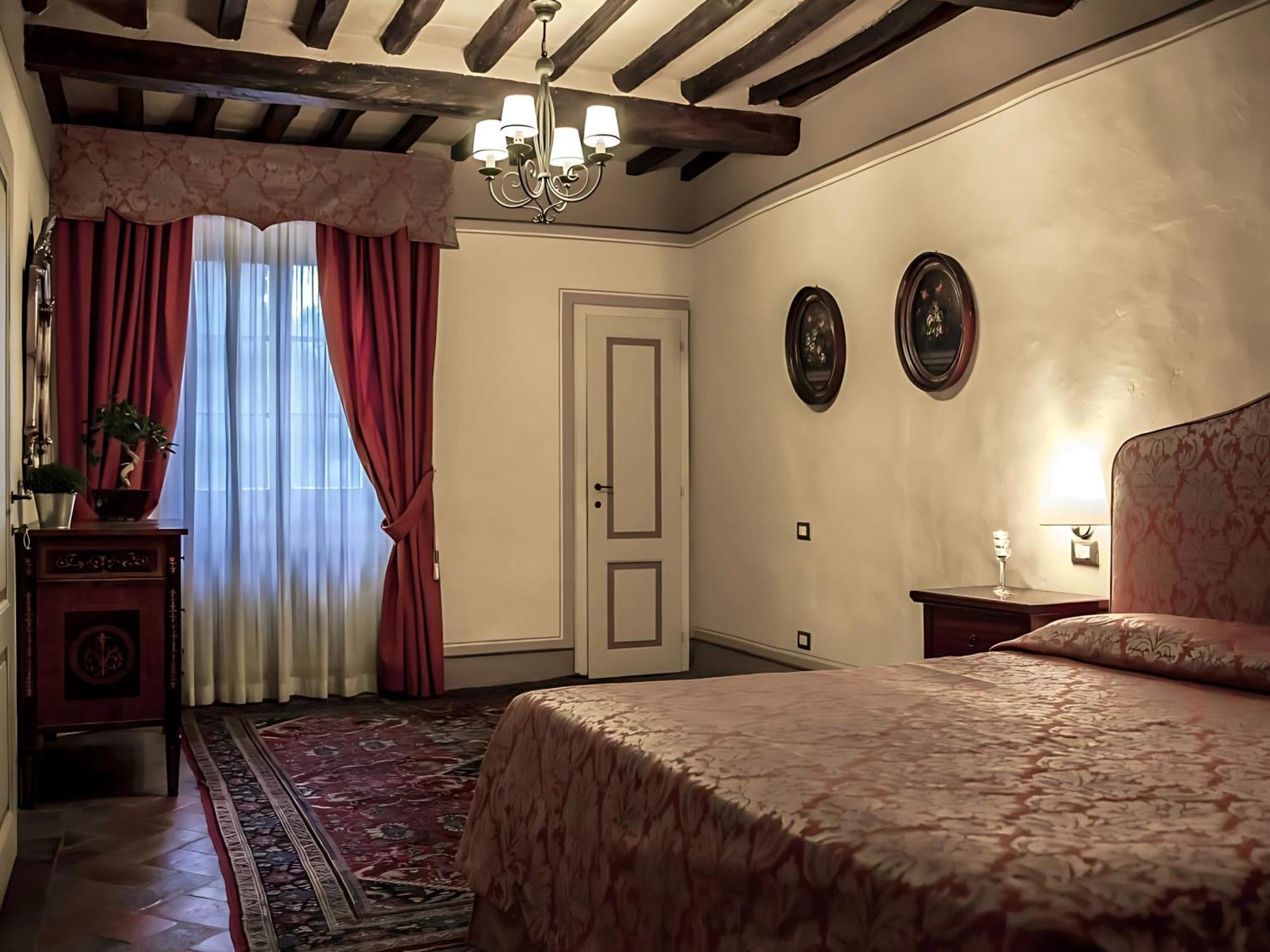 Locanda Il Pino San Gimignano Rum bild