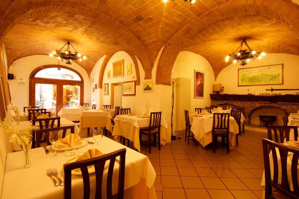 Locanda Il Pino San Gimignano Exteriör bild